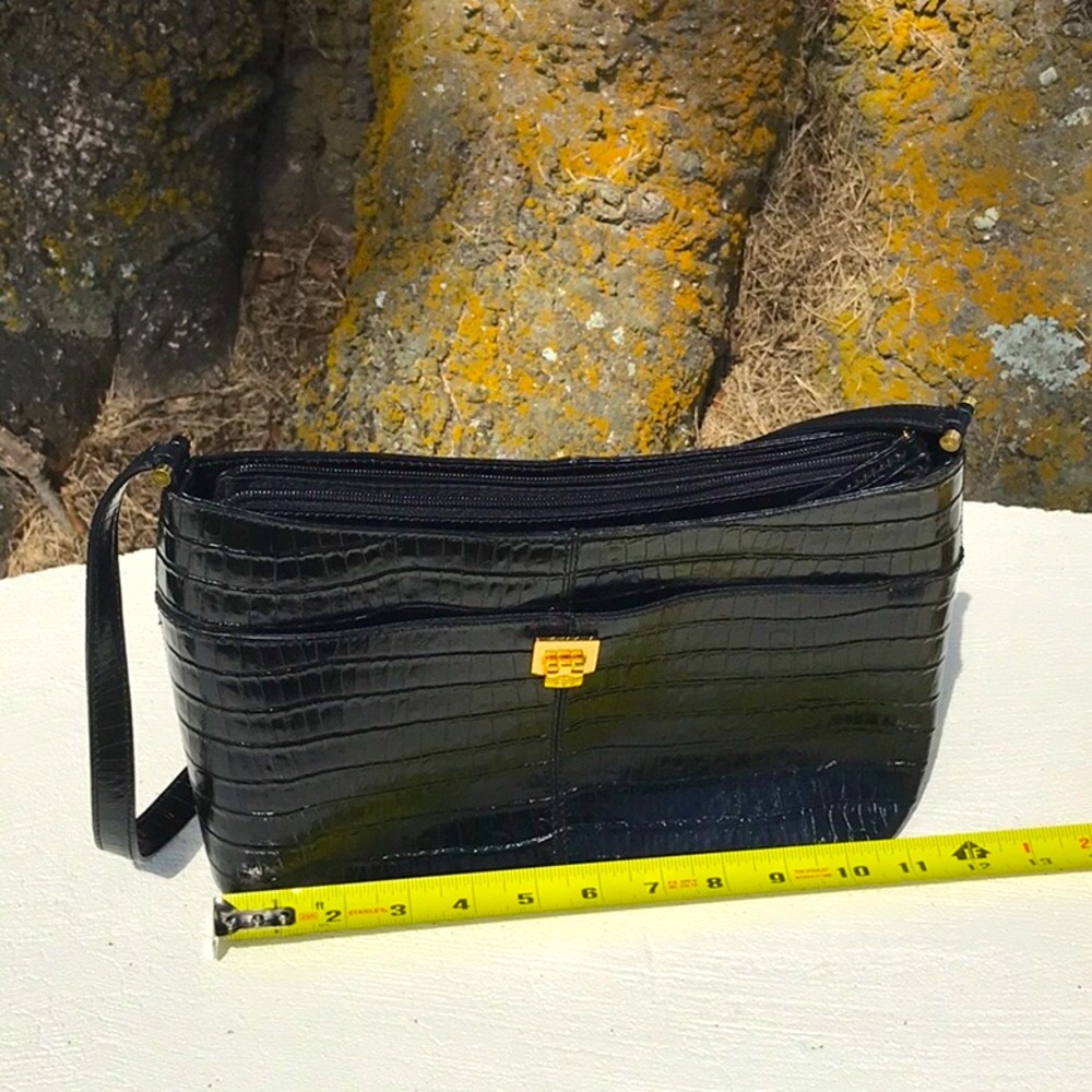 Vintage Etienne Aigner Black Leather Shoulder Bag with Textured Finish - Picture 12 of 16
